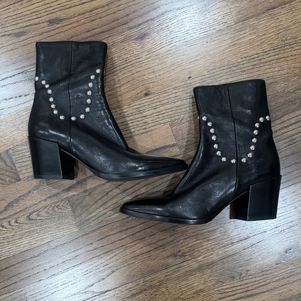 MA&LO ITALY 🇮🇹 Black Leather Ankle Boots with Studded Detail